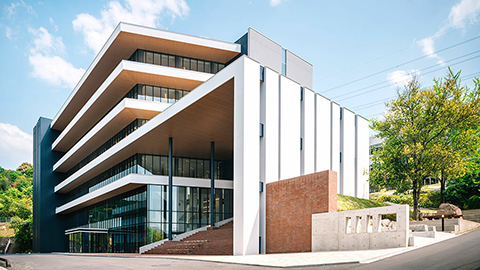 比治山大学 3号館 新校舎